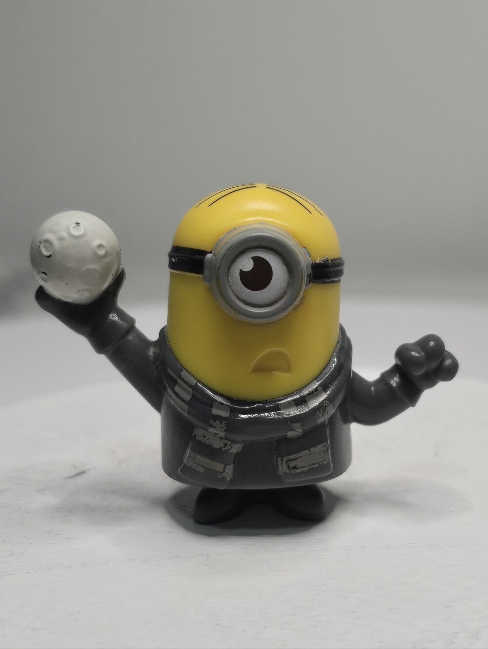 2019 Moon Thief Stuart McDonald's Minion Figure Despicable Me Rise of Gru